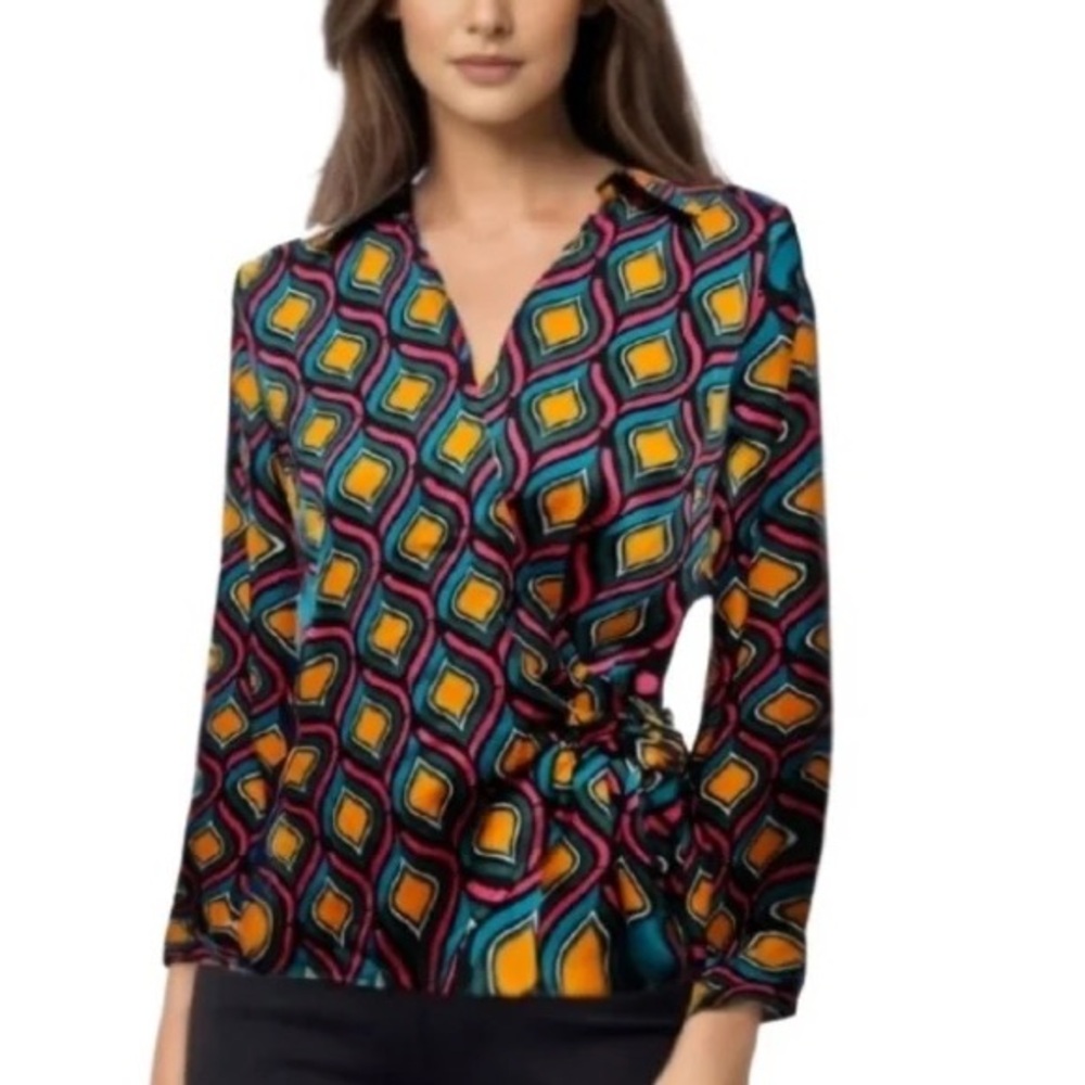 Cupcakes & Cashmere Multicolor Geo Print Satin Faux Wrap Top